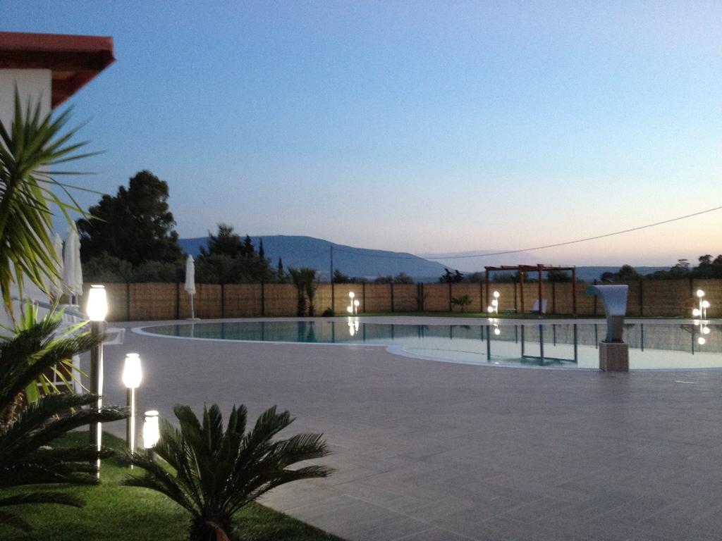 Camping Villaggio Riviera Foce Varano Exterior photo